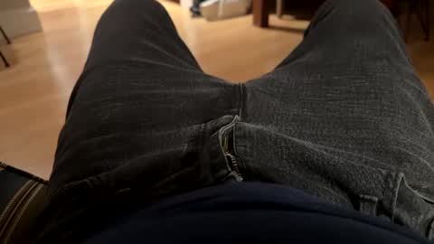 Snapshot of benz10001 chatting on February 17, 11:42 pm benz10001 online show from February 17, 11:42 pm