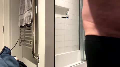 Snapshot of benz10001 chatting on October 13, 2:55 am benz10001 online show from October 13, 2:55 am