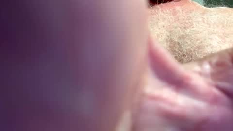 Snapshot of benz10001 chatting on October 21, 5:35 pm benz10001 online show from October 21, 5:35 pm