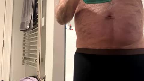 benz10001 online show from February 20, 4:09 am