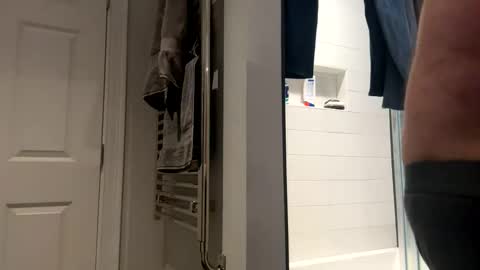 benz10001 online show from April 6, 11:33 am