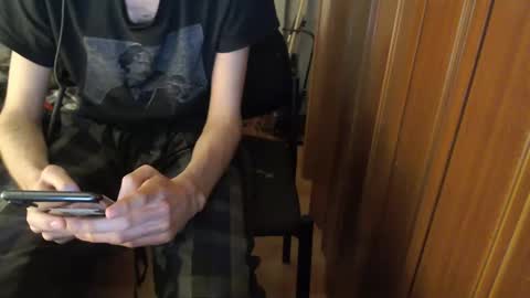 berceuse111 online show from February 16, 10:44 am