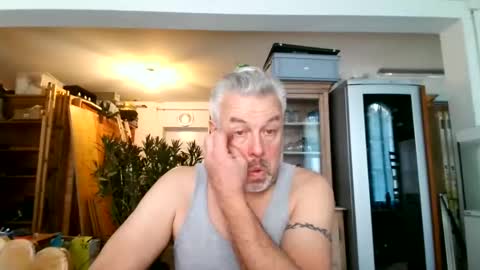 Snapshot of berg_boy chatting on December 2, 11:56 am Martin online show from December 2, 11:56 am