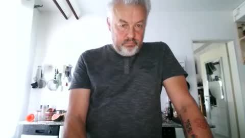 Snapshot of berg_boy chatting on September 21, 6:37 am Martin online show from September 21, 6:37 am