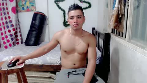 Snapshot of bergon30 chatting on January 4, 10:16 am Bergon77 online show from January 4, 10:16 am