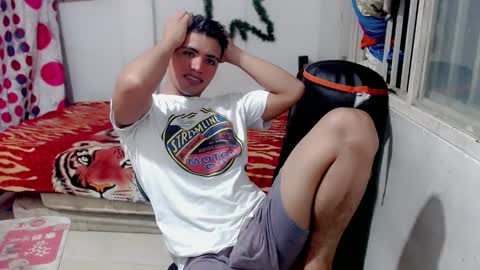 Snapshot of bergon30 chatting on January 5, 11:22 pm Bergon77 online show from January 5, 11:22 pm