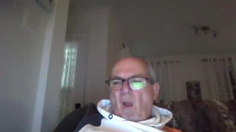 bernard1102 online show from December 3, 10:29 pm