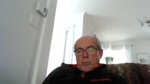 bernard1102 online show from March 5, 8:42 pm