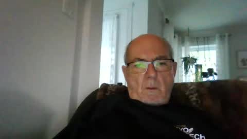 bernard1102 online show from September 11, 10:37 am