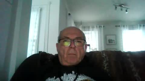 bernard1102 online show from February 17, 9:43 pm