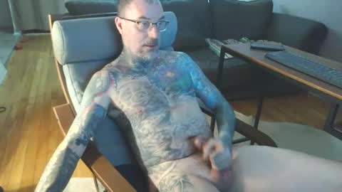 Snapshot of bernhard666 chatting on February 2, 7:35 pm bernhard666 online show from February 2, 7:35 pm