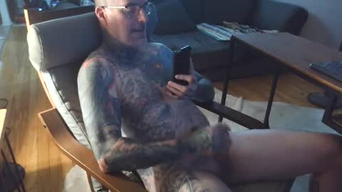 Snapshot of bernhard666 chatting on September 14, 12:37 pm bernhard666 online show from September 14, 12:37 pm