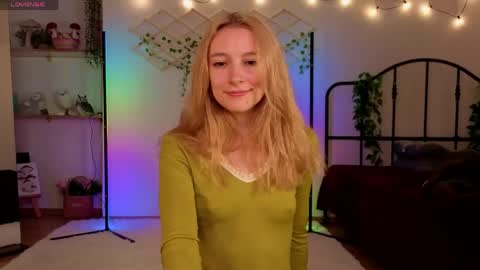 Hi Im NikaComing back online on Monday 3 online show from May 29, 5:27 am