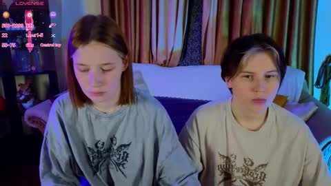 Your sweet Tara and Eva online show from December 3, 11:30 am