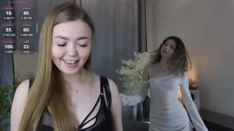 Snapshot of berry_bloom chatting on October 23, 10:25 am Aurora online show from October 23, 10:25 am