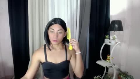 berry_shantal online show from February 22, 2:15 pm