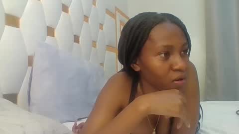 Snapshot of berryl8 chatting on October 5, 7:28 am berryl online show from October 5, 7:28 am
