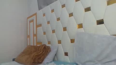 Snapshot of berryl8 chatting on October 17, 8:00 pm berryl online show from October 17, 8:00 pm
