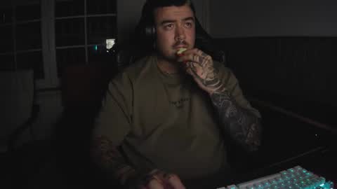 berto3389 online show from April 19, 1:38 am