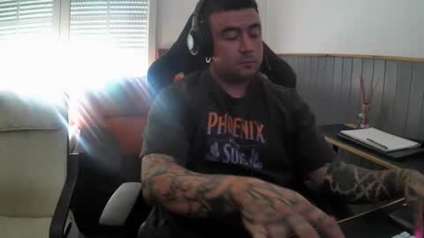 Snapshot of berto3389 chatting on June 8, 5:35 pm berto3389 online show from June 8, 5:35 pm