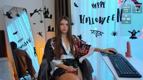 Snapshot of best_alice chatting on October 29, 12:24 am Alice online show from October 29, 12:24 am