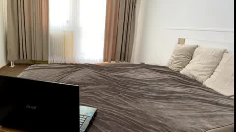 Alex and Victoria online show from April 14, 9:37 am