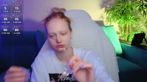 Danny and Kira online show from November 10, 2:32 am