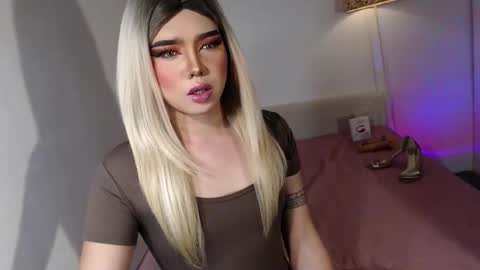 bestgirljulia online show from October 29, 2:14 am