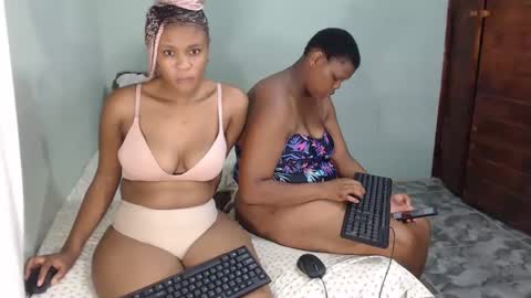 Snapshot of bestlia chatting on February 9, 9:49 pm bestlia online show from February 9, 9:49 pm