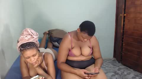 Snapshot of bestlia chatting on February 26, 11:37 pm bestlia online show from February 26, 11:37 pm