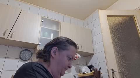 bethnorth online show from October 8, 2:20 am