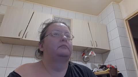 Snapshot of bethnorth chatting on December 22, 2:30 am bethnorth online show from December 22, 2:30 am