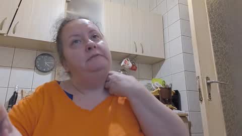 Snapshot of bethnorth chatting on February 12, 2:06 am bethnorth online show from February 12, 2:06 am