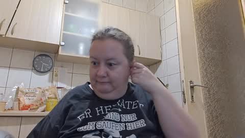 Snapshot of bethnorth chatting on April 6, 12:30 am bethnorth online show from April 6, 12:30 am