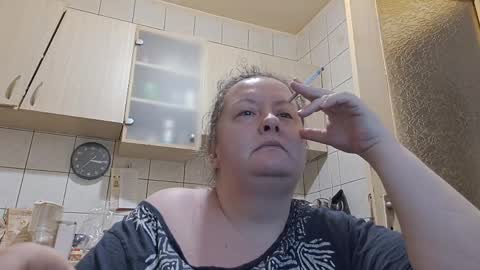 Snapshot of bethnorth chatting on April 18, 12:14 am bethnorth online show from April 18, 12:14 am