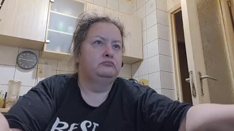 Snapshot of bethnorth chatting on May 4, 11:45 pm bethnorth online show from May 4, 11:45 pm