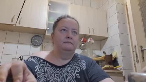 Snapshot of bethnorth chatting on May 9, 1:44 am bethnorth online show from May 9, 1:44 am