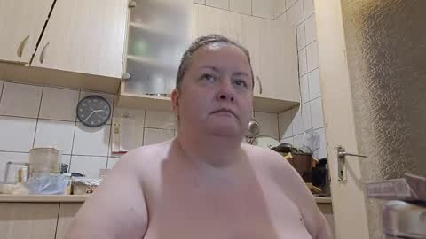 Snapshot of bethnorth chatting on May 21, 11:34 pm bethnorth online show from May 21, 11:34 pm