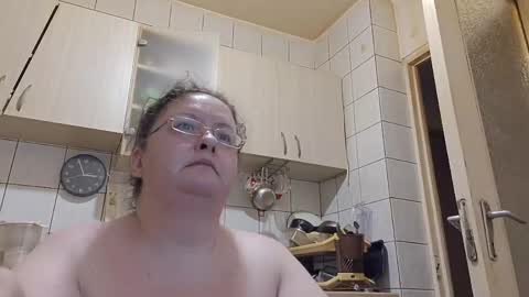 Snapshot of bethnorth chatting on May 22, 11:54 pm bethnorth online show from May 22, 11:54 pm