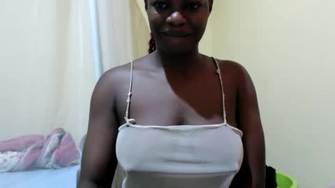 Snapshot of betina22 chatting on February 16, 5:25 am Betina online show from February 16, 5:25 am