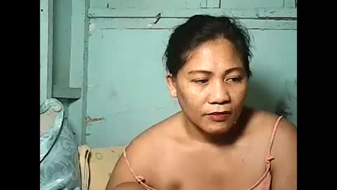Snapshot of betty_83 chatting on December 10, 12:39 am betty_83 online show from December 10, 12:39 am