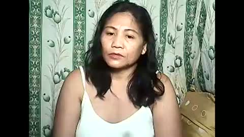 Snapshot of betty_83 chatting on December 10, 11:32 am betty_83 online show from December 10, 11:32 am