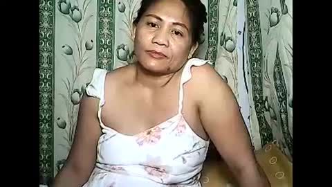 Snapshot of betty_83 chatting on December 17, 2:33 pm betty_83 online show from December 17, 2:33 pm