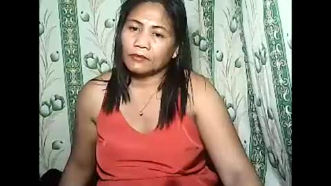 Snapshot of betty_83 chatting on December 23, 5:11 pm betty_83 online show from December 23, 5:11 pm
