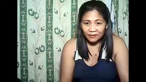 Snapshot of betty_83 chatting on December 25, 3:38 pm betty_83 online show from December 25, 3:38 pm