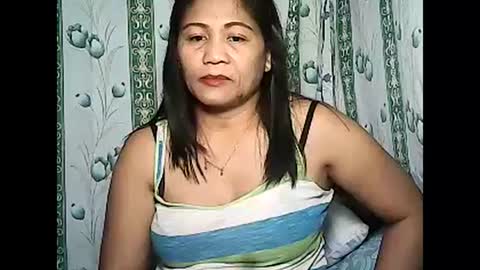 Snapshot of betty_83 chatting on January 2, 12:24 pm betty_83 online show from January 2, 12:24 pm