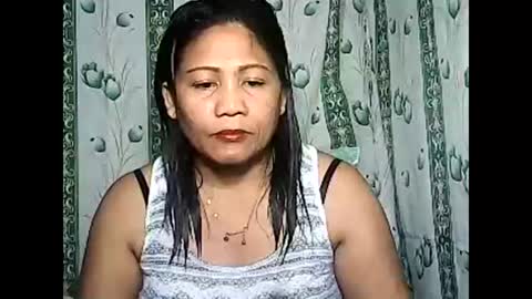 Snapshot of betty_83 chatting on January 4, 8:39 am betty_83 online show from January 4, 8:39 am