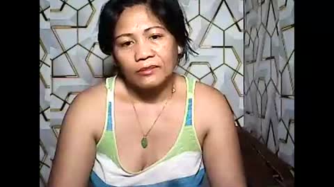 Snapshot of betty_83 chatting on March 28, 10:53 pm betty_83 online show from March 28, 10:53 pm
