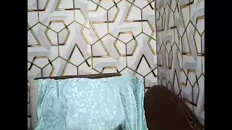 Snapshot of betty_83 chatting on April 1, 2:25 pm betty_83 online show from April 1, 2:25 pm