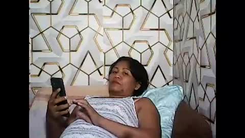 Snapshot of betty_83 chatting on April 7, 11:43 am betty_83 online show from April 7, 11:43 am